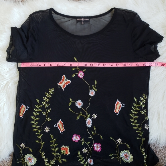 Almost Famous Floral & Butterfly Embroidered Top - Picture 5 of 5
